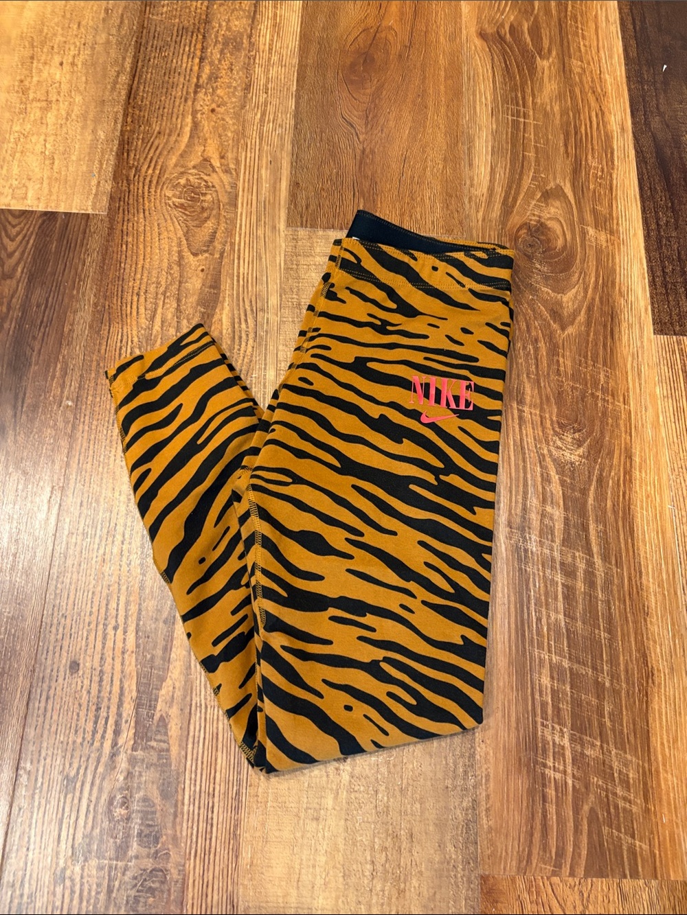 Nike Kids Tiger Stripe Leggings in Mustard and Black with Pink Logo